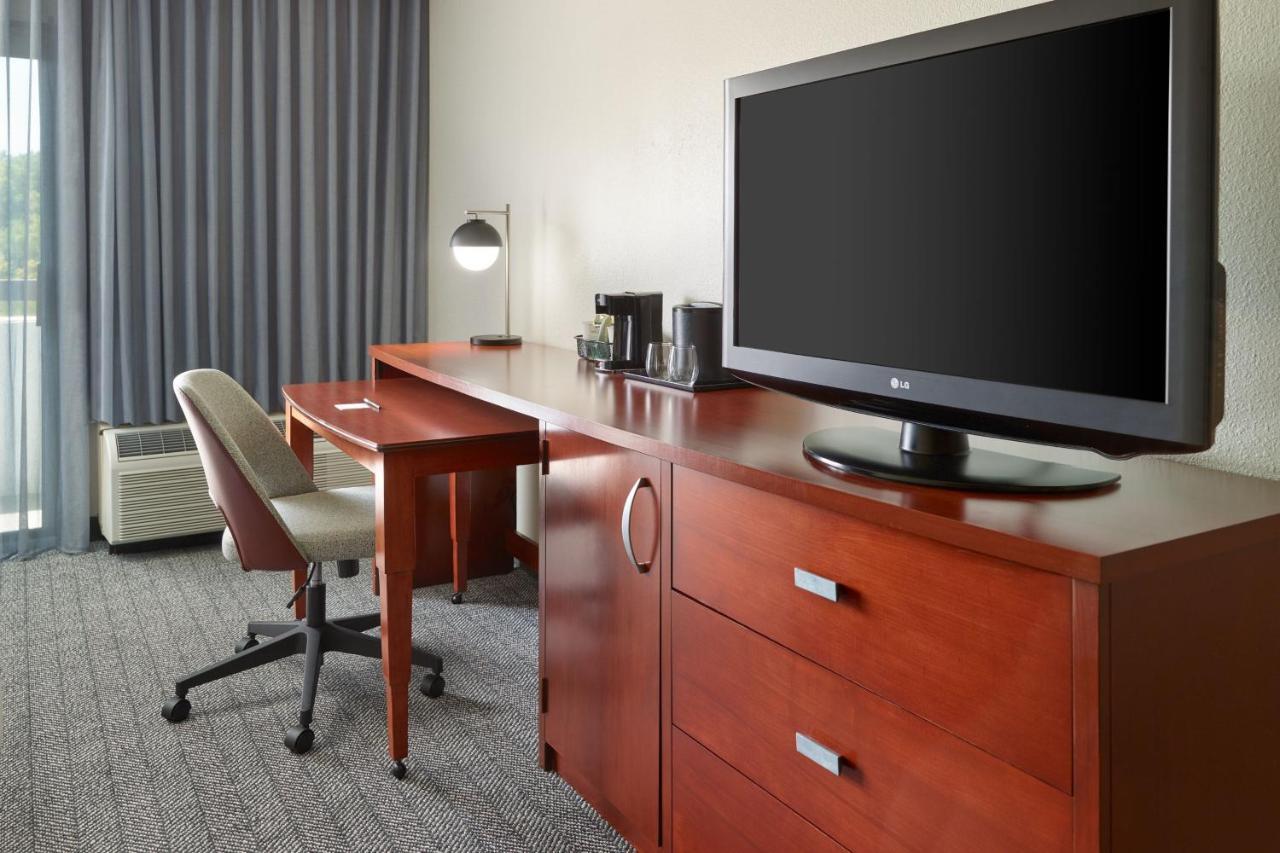 Courtyard By Marriott Atlanta Executive Park/Emory Hotel Eksteriør billede