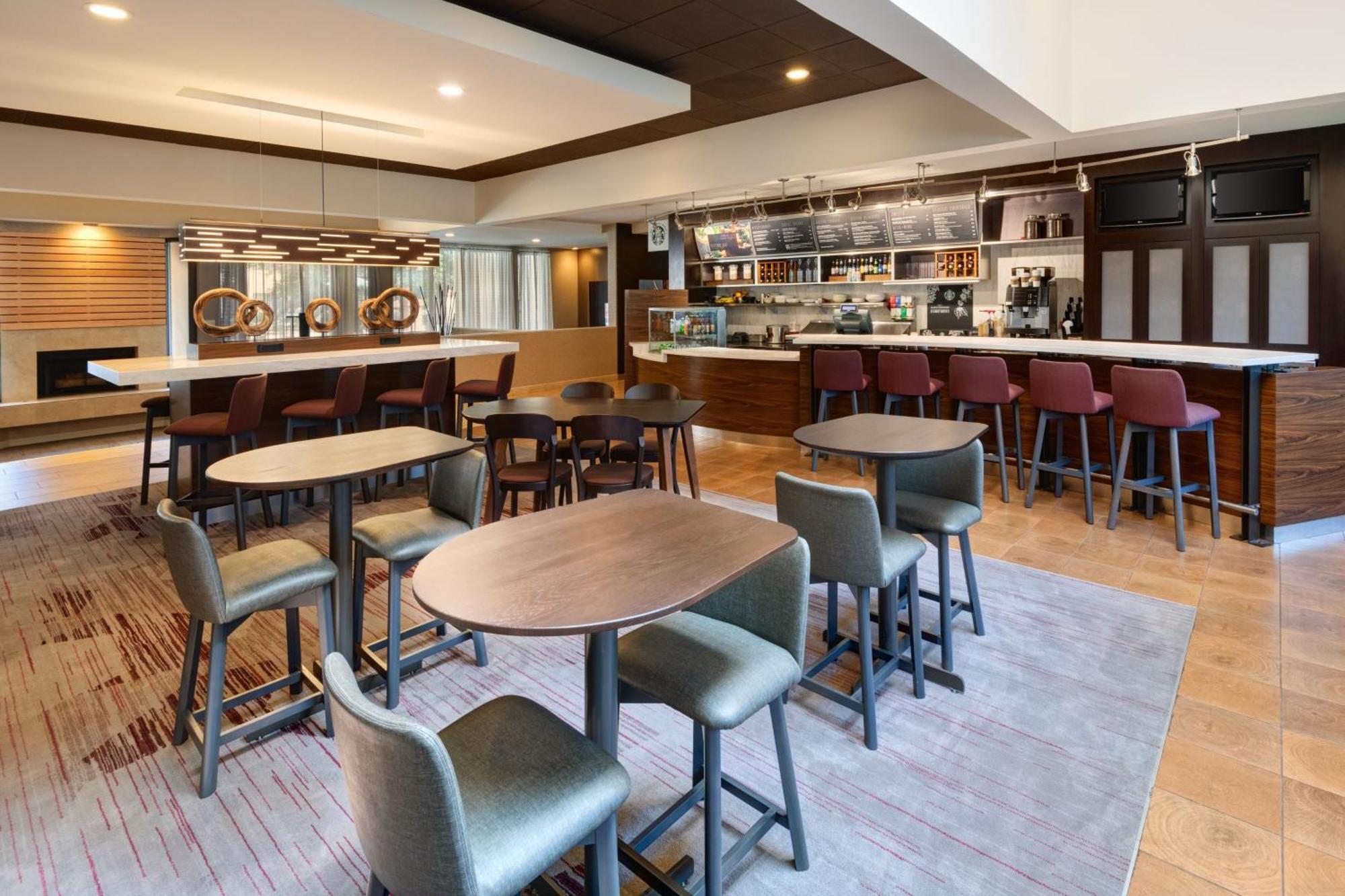 Courtyard By Marriott Atlanta Executive Park/Emory Hotel Eksteriør billede
