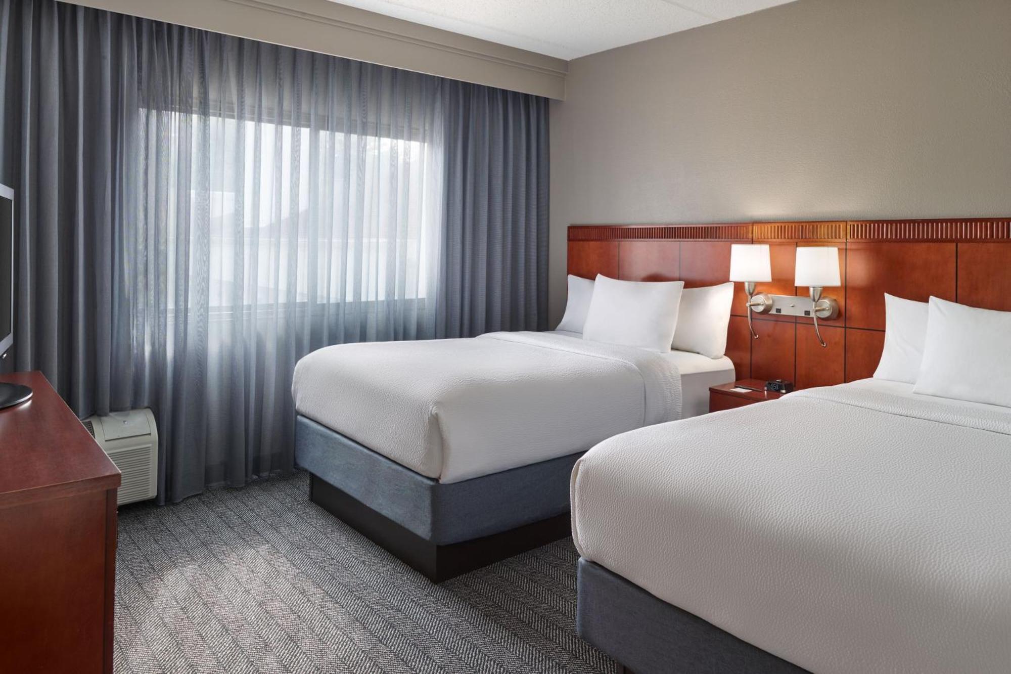 Courtyard By Marriott Atlanta Executive Park/Emory Hotel Eksteriør billede