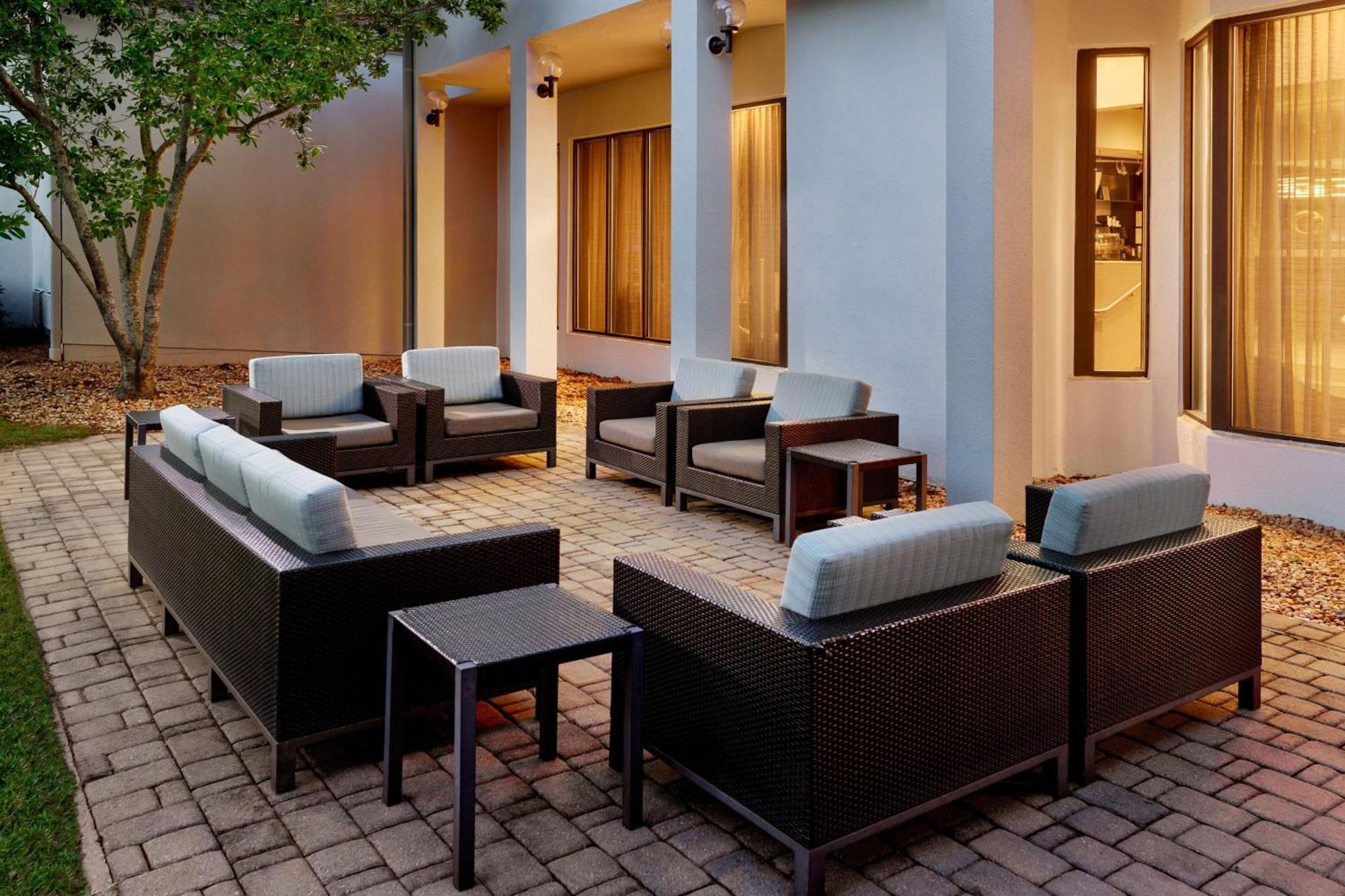 Courtyard By Marriott Atlanta Executive Park/Emory Hotel Eksteriør billede