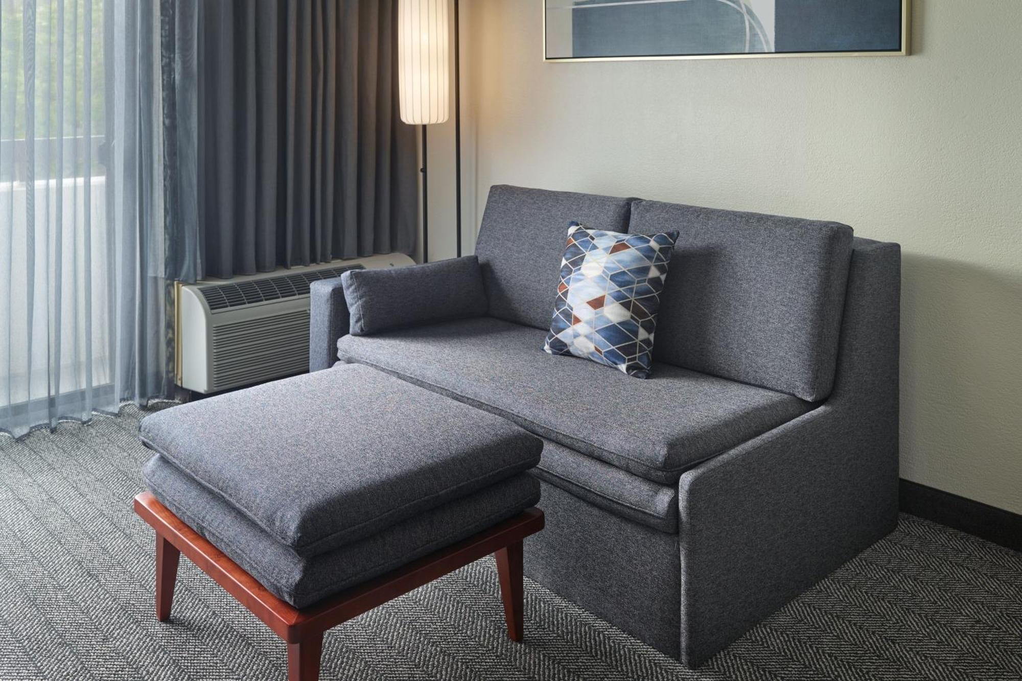 Courtyard By Marriott Atlanta Executive Park/Emory Hotel Eksteriør billede