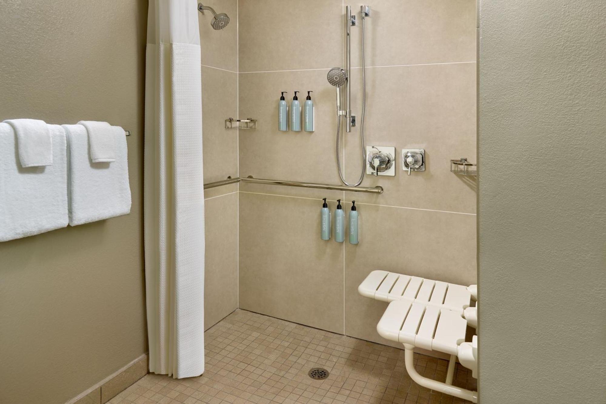 Courtyard By Marriott Atlanta Executive Park/Emory Hotel Eksteriør billede