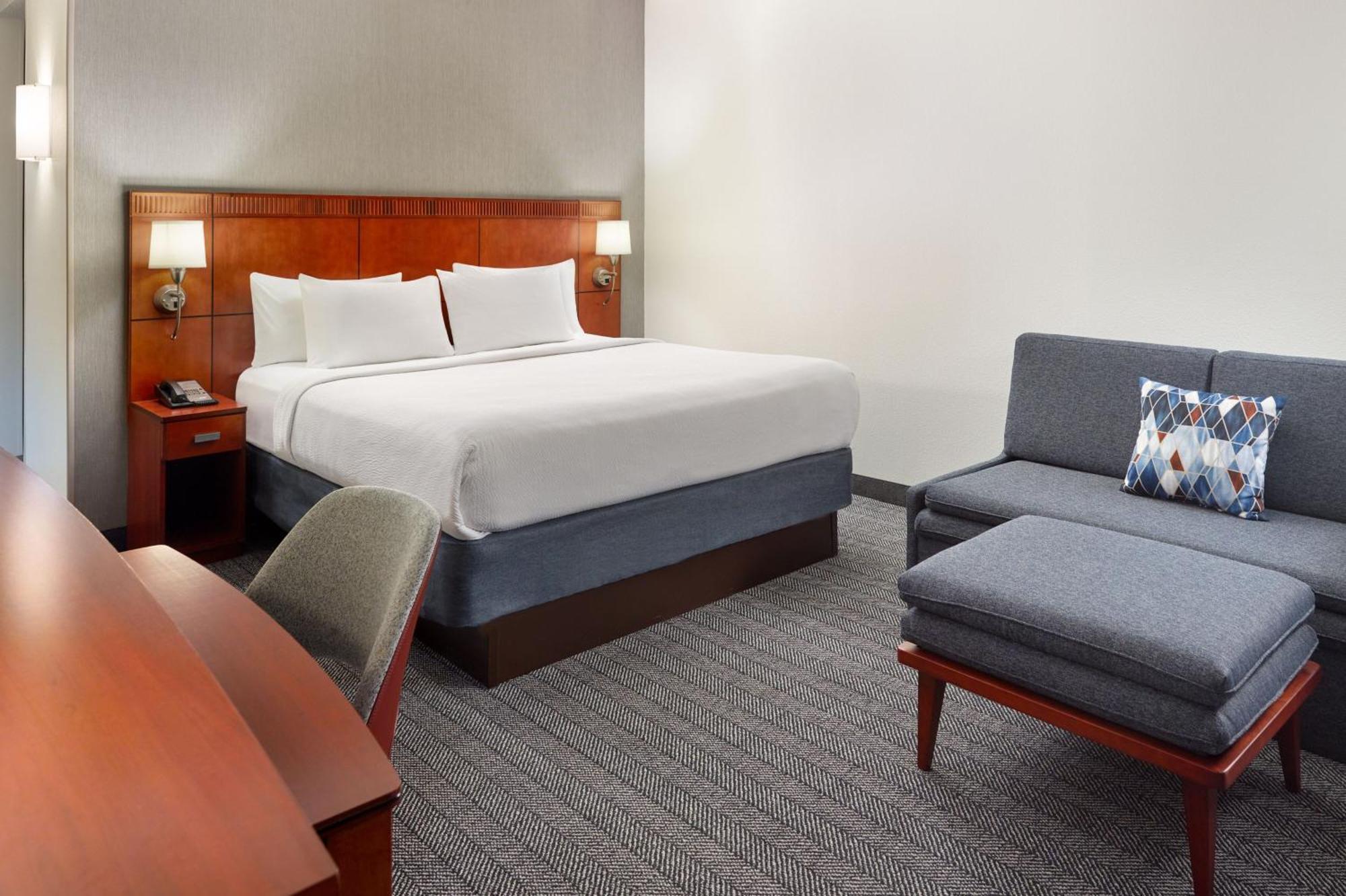 Courtyard By Marriott Atlanta Executive Park/Emory Hotel Eksteriør billede